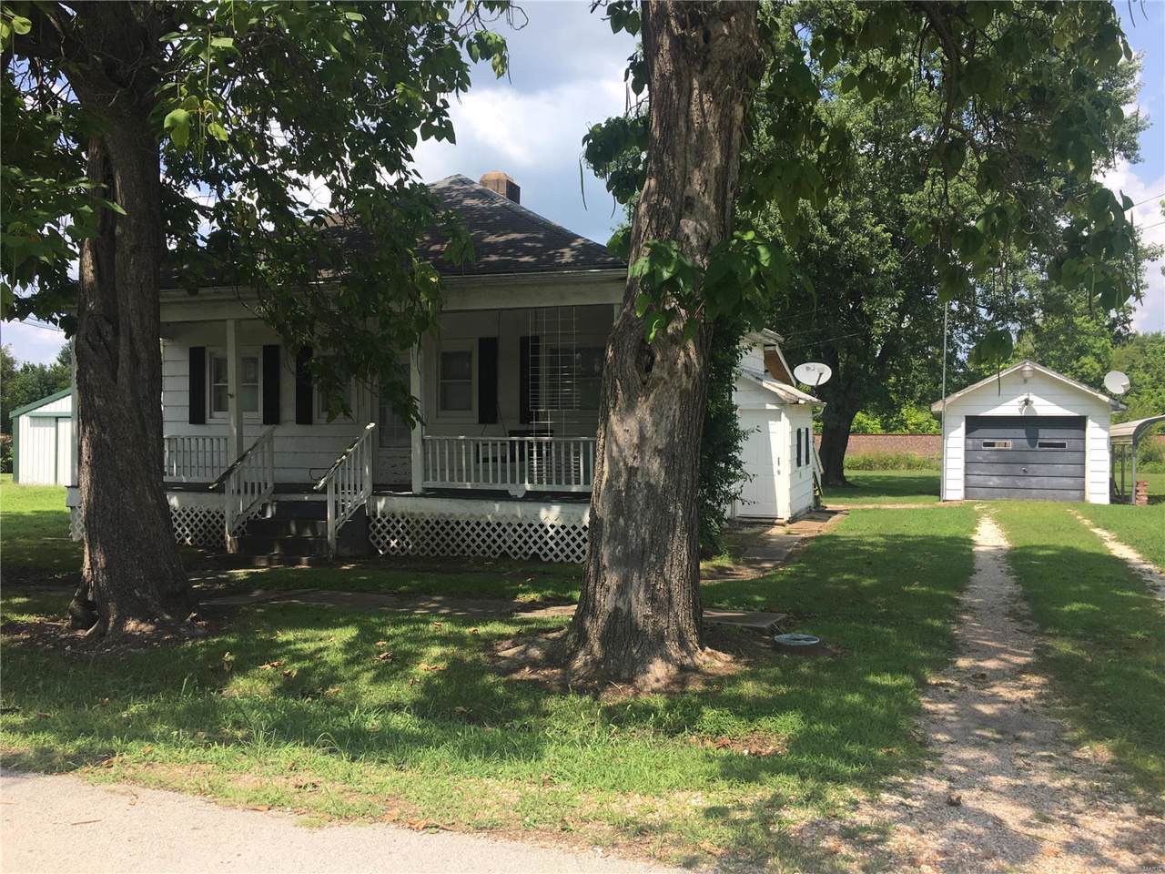 122 Oak Street - Photo 1