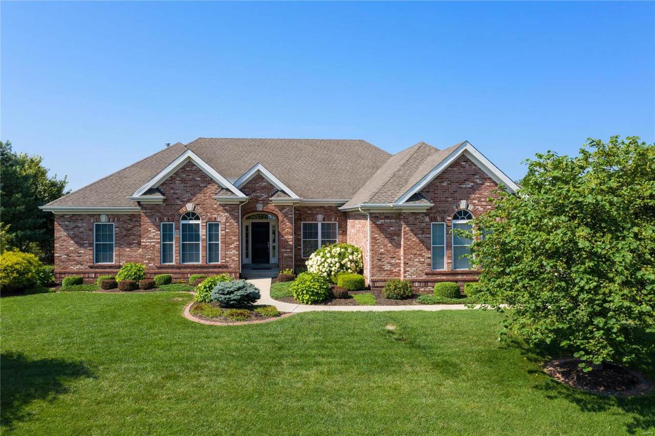 932 Far Oaks Drive - Photo 1