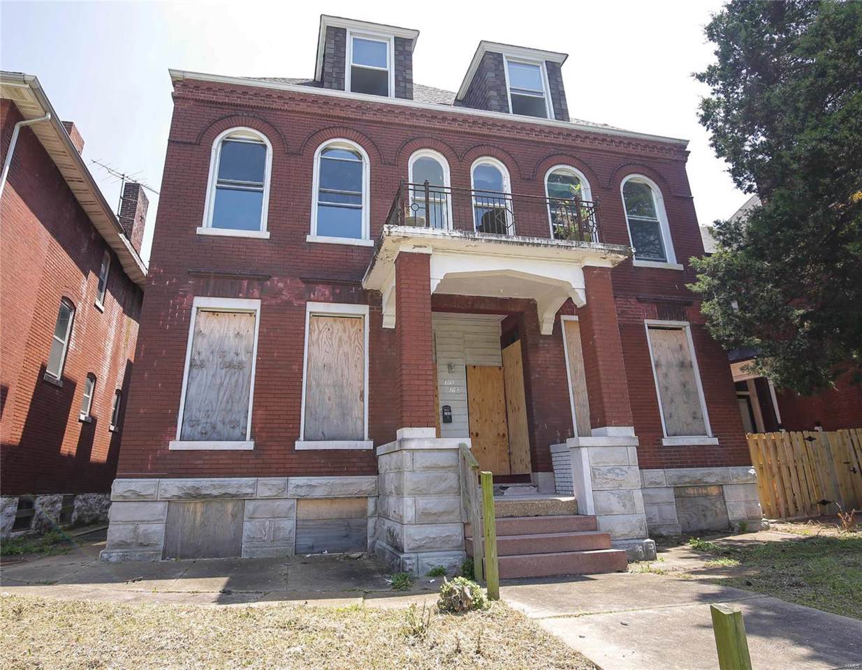 2110 Harris Avenue - Photo 1