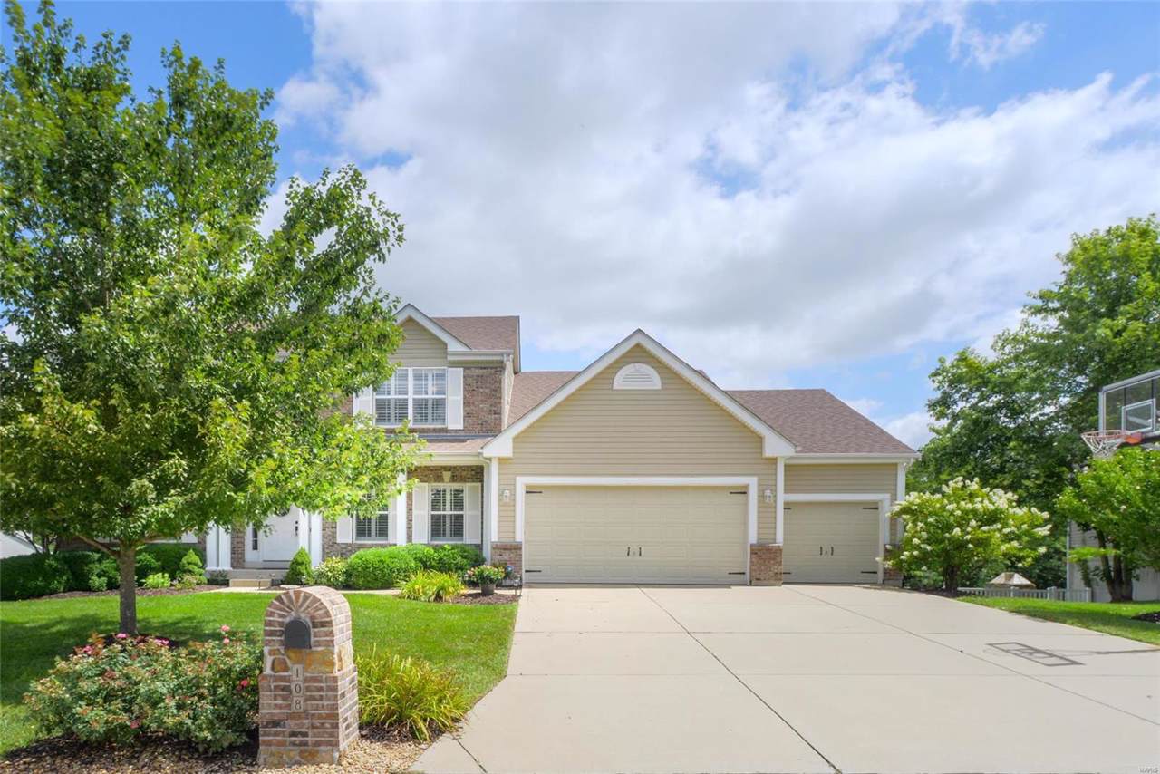108 Crimson Oaks - Photo 1