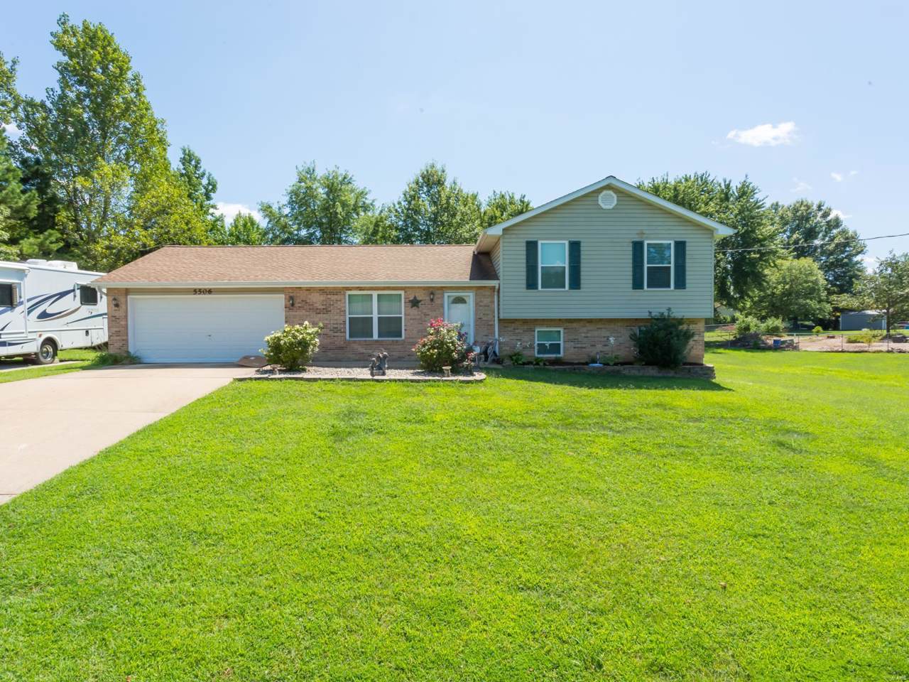 5506 Acorn Trail - Photo 1