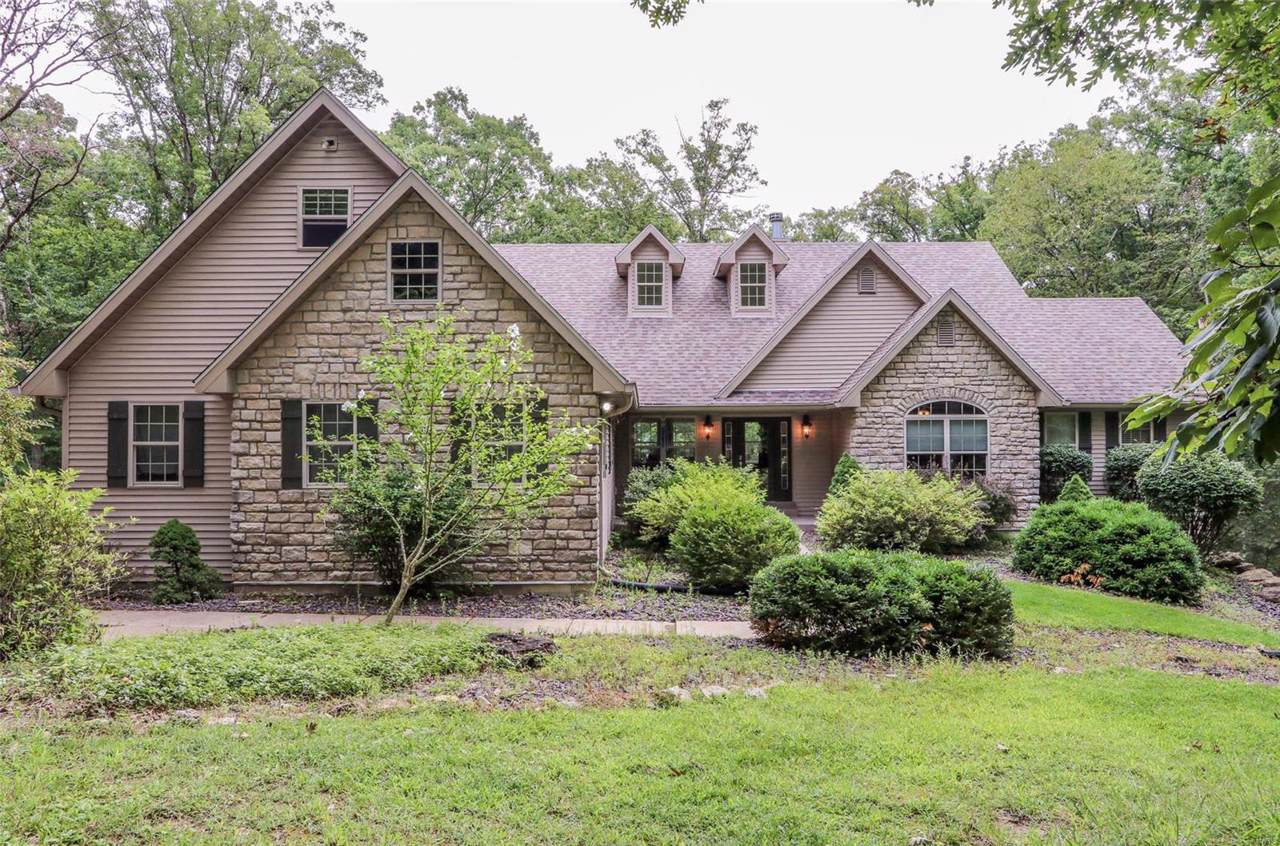 472 Woodlake Drive - Photo 1