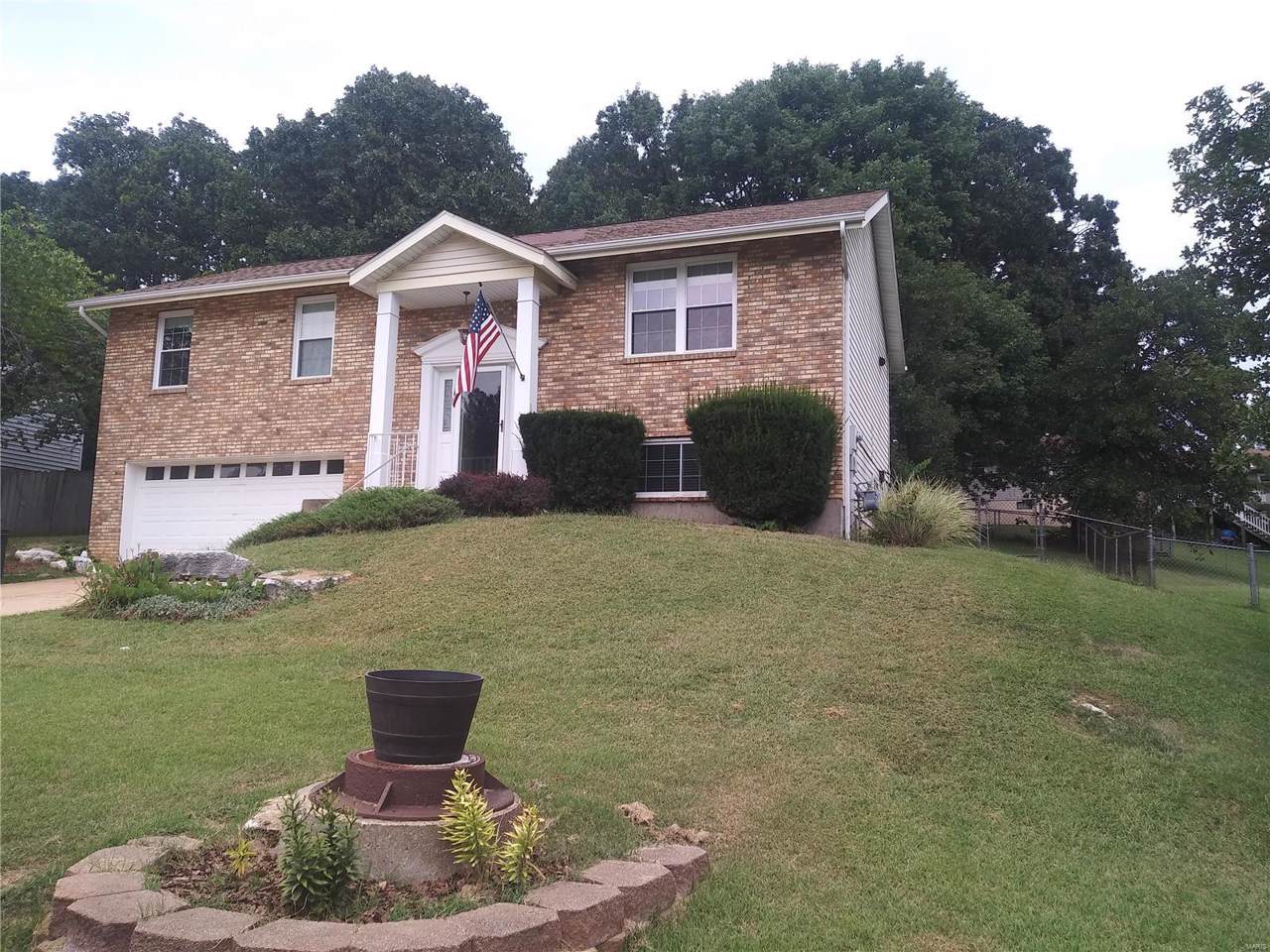 2117 Oaks Drive - Photo 1