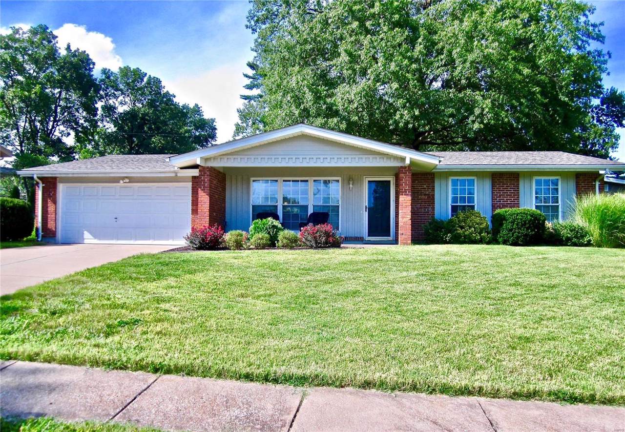 1105 Broadhurst Drive - Photo 1