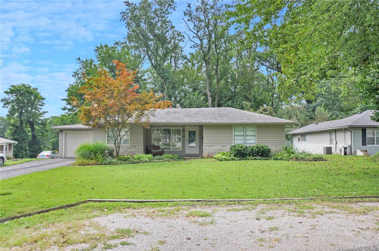 216 Ridgewood Drive - Photo 1