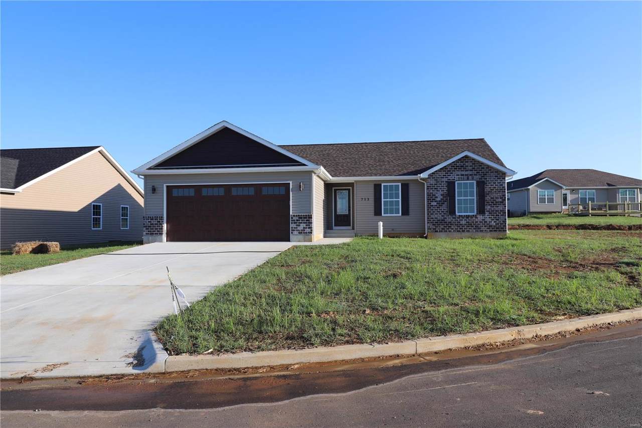 713 Eastwood Court - Photo 1