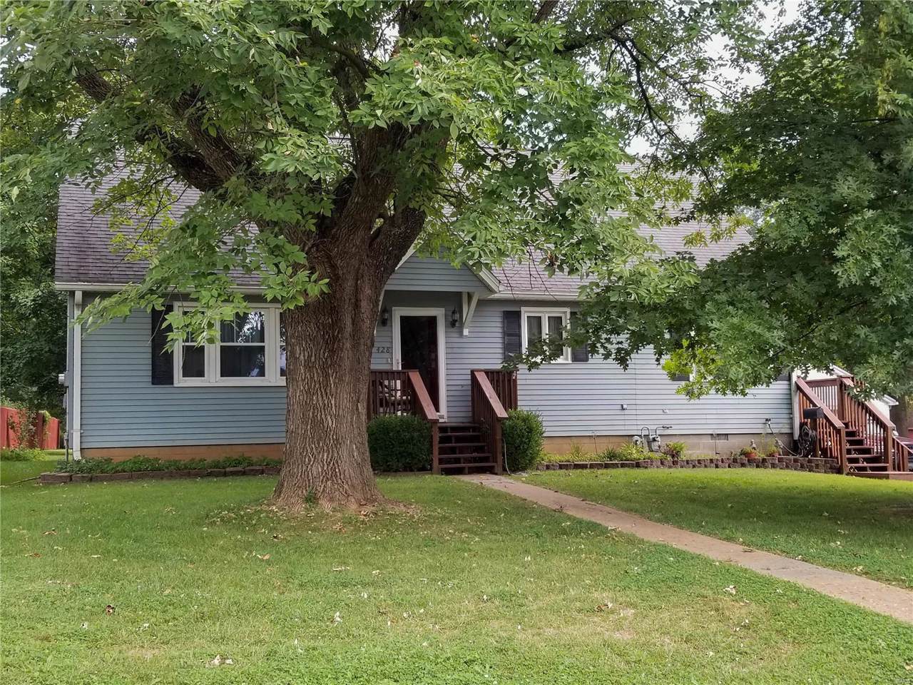 428 Library - Photo 1
