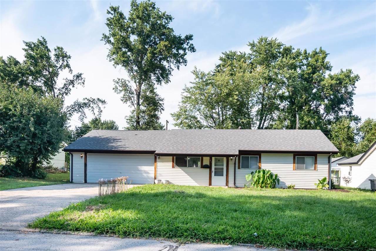 501 Prince Charles Drive - Photo 1