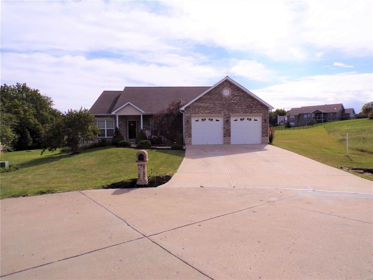 155 Bennington Court - Photo 1