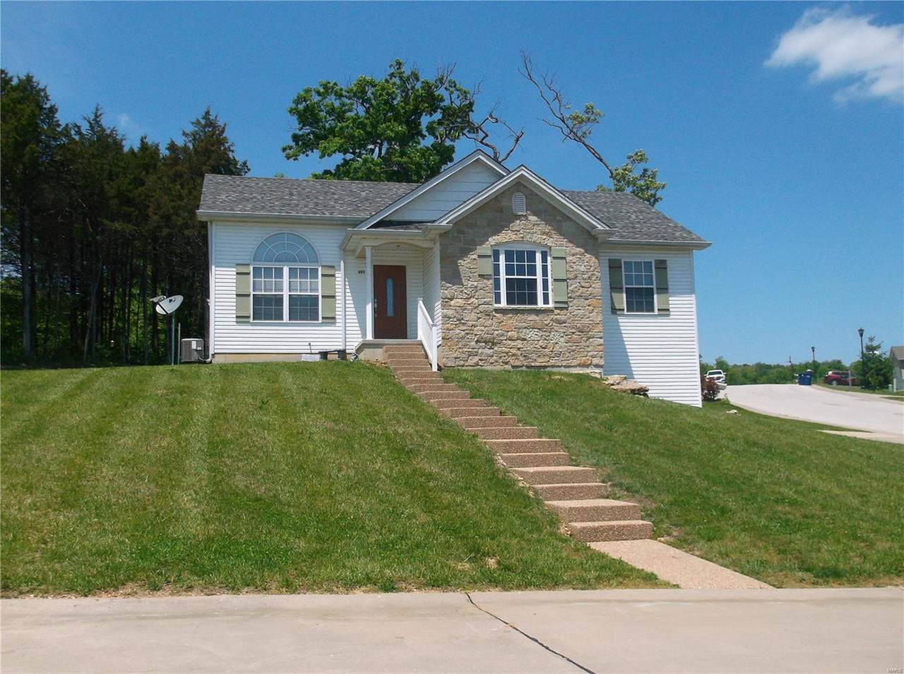 201 South Ridge - Photo 1