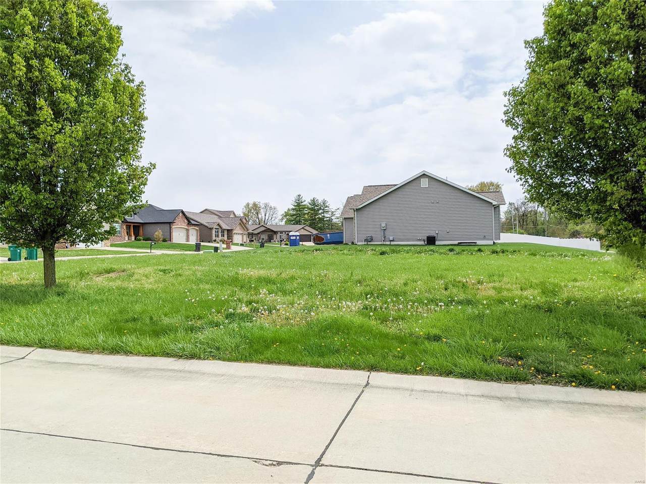 689 Vinci Drive - Photo 1