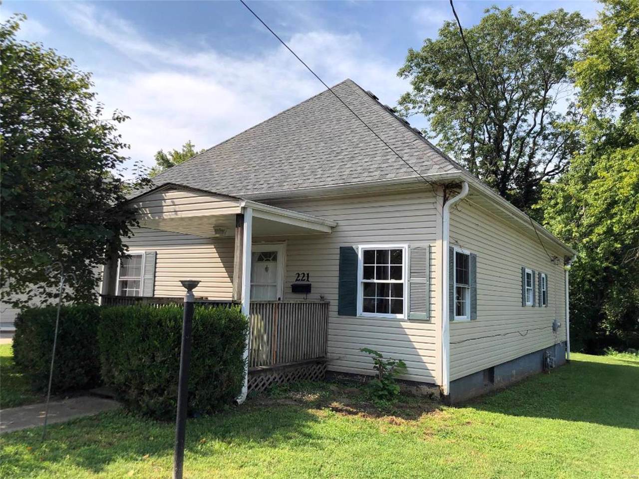 221 Combs Avenue - Photo 1