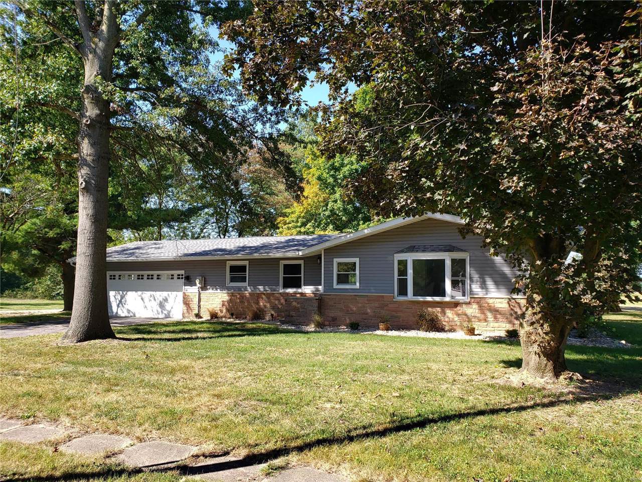 419 Fifth St. - Photo 1