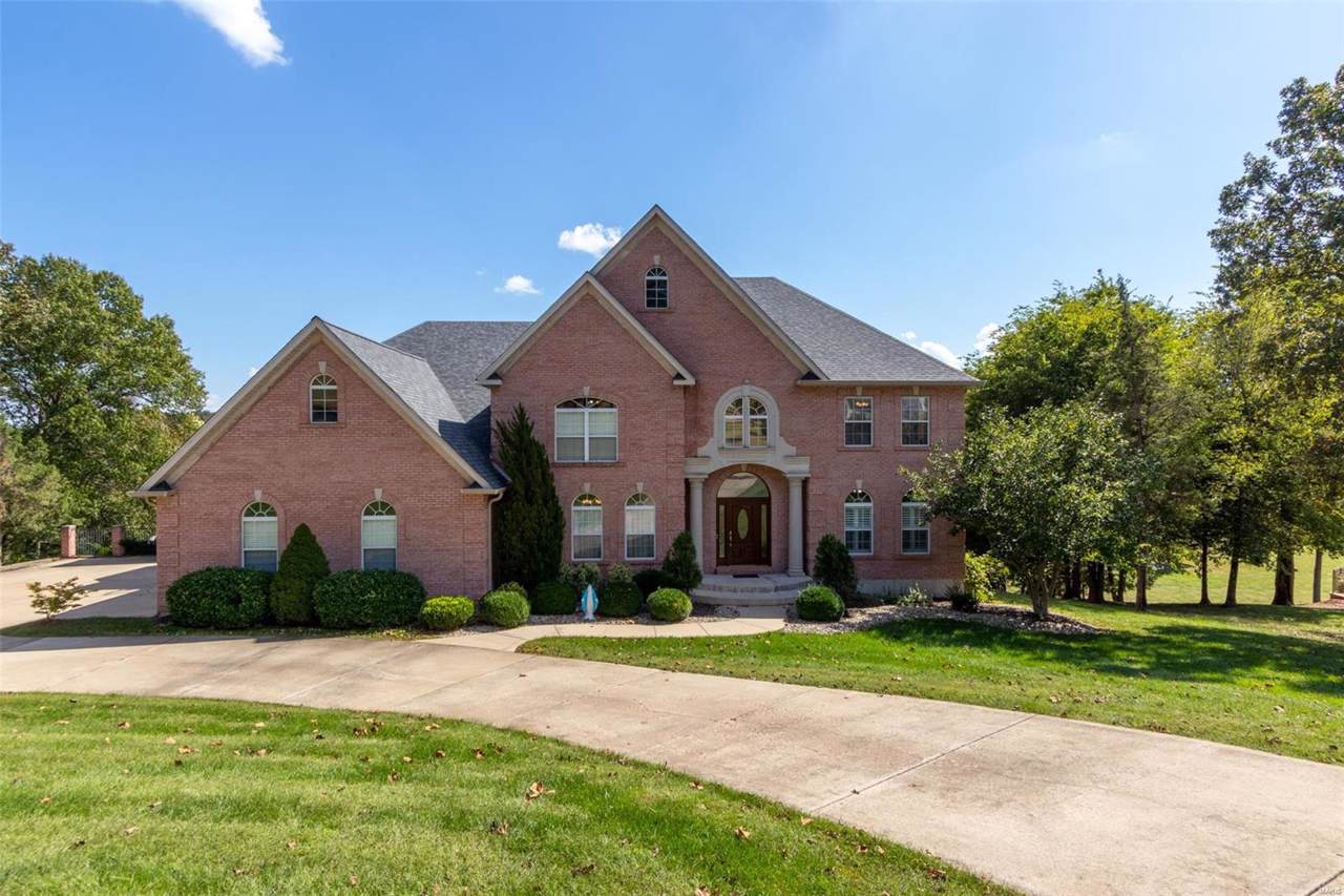 10570 Glen Oaks - Photo 1