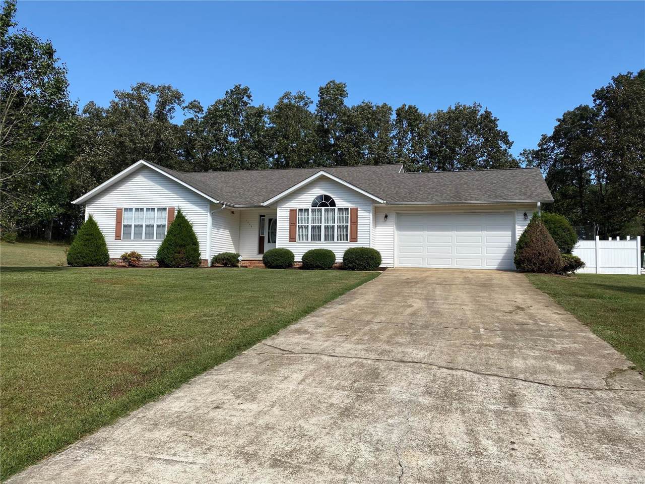 1415 Chelsea Lane - Photo 1