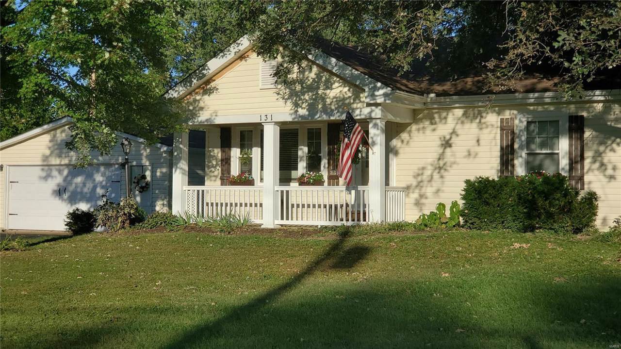 131 Hutchinson - Photo 1