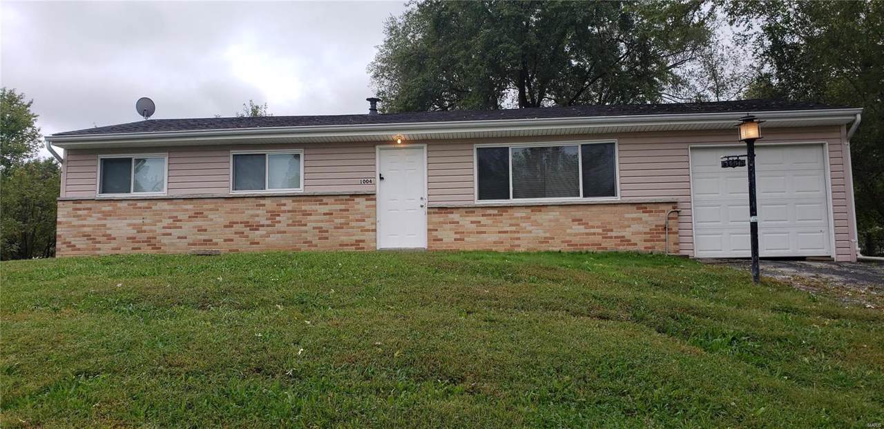 1004 Clark - Photo 1