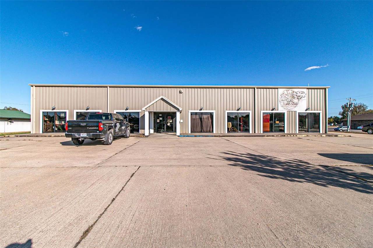 1040 Broadway - Photo 1