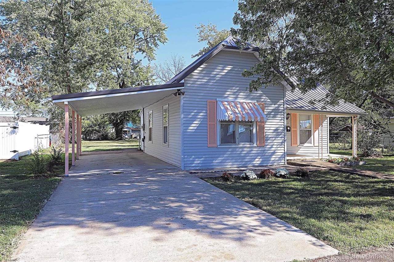108 Country Lane - Photo 1