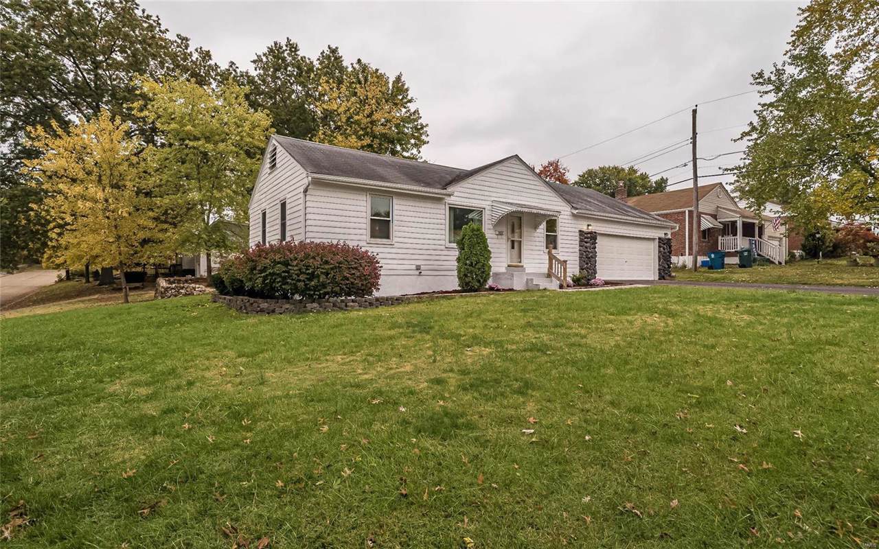 9802 Huntingdon - Photo 1