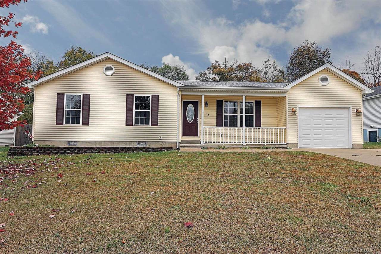 619 Houser - Photo 1