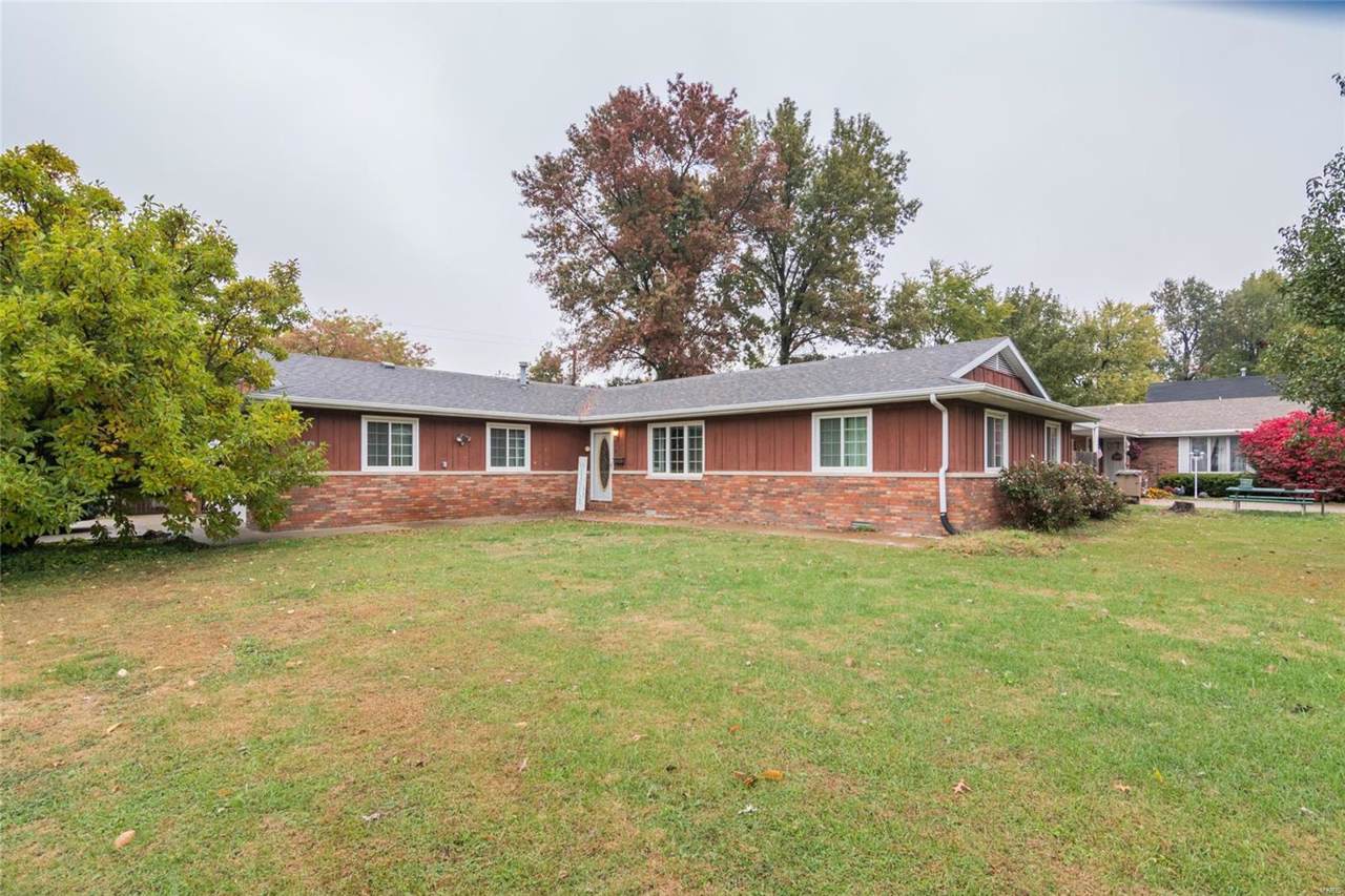 501 Clay Street - Photo 1