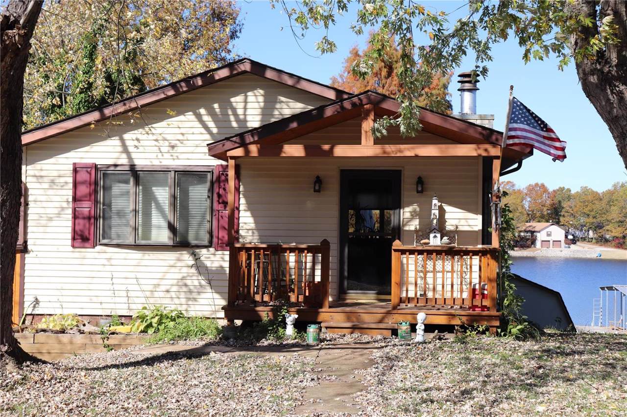 210 Lakeshore - Photo 1