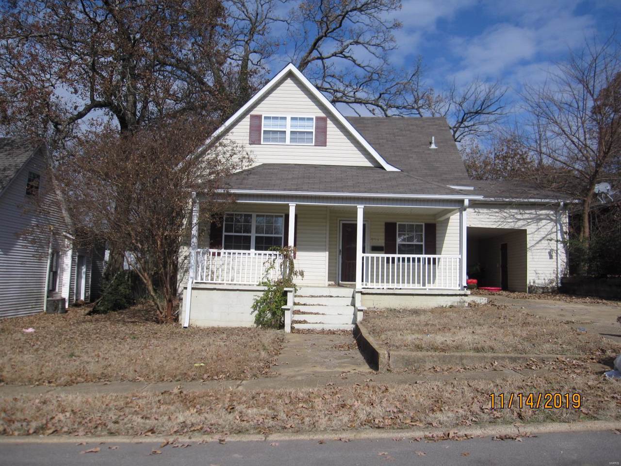 935 Spring Street - Photo 1