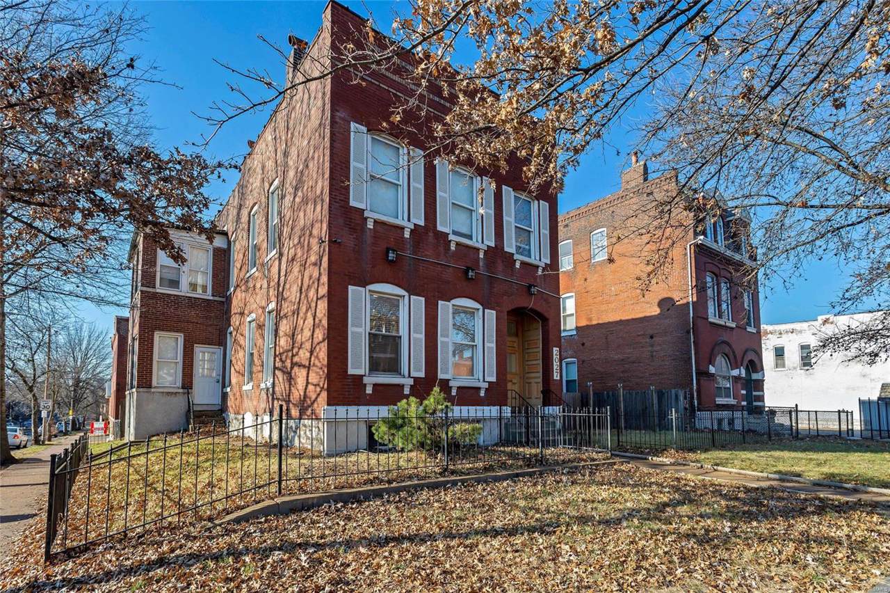 2027 Jefferson - Photo 1