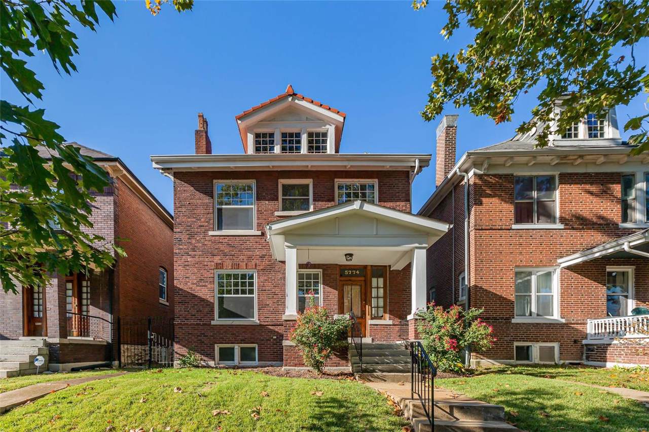 5774 De Giverville Avenue - Photo 1