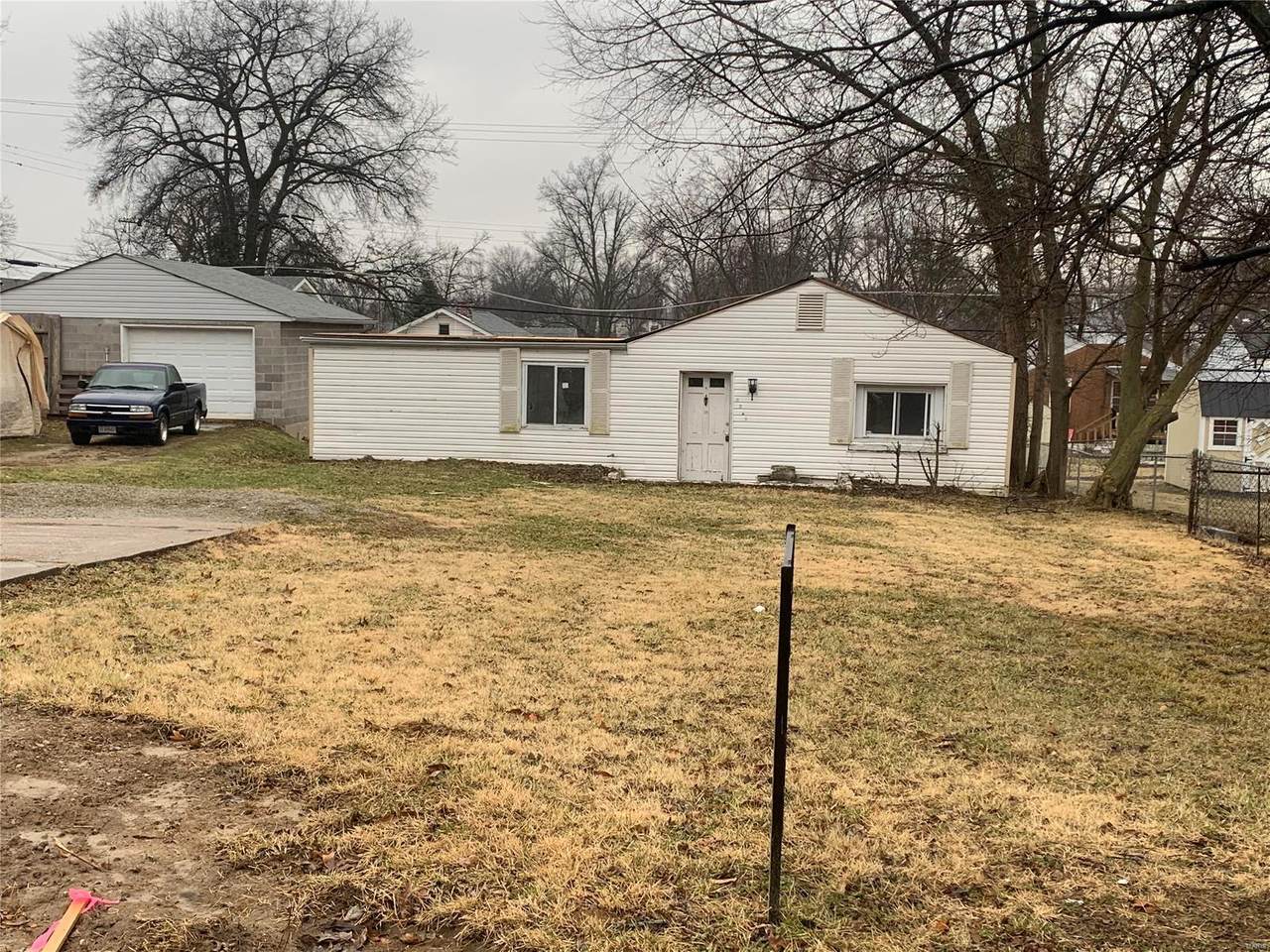 9408 Flora Avenue - Photo 1