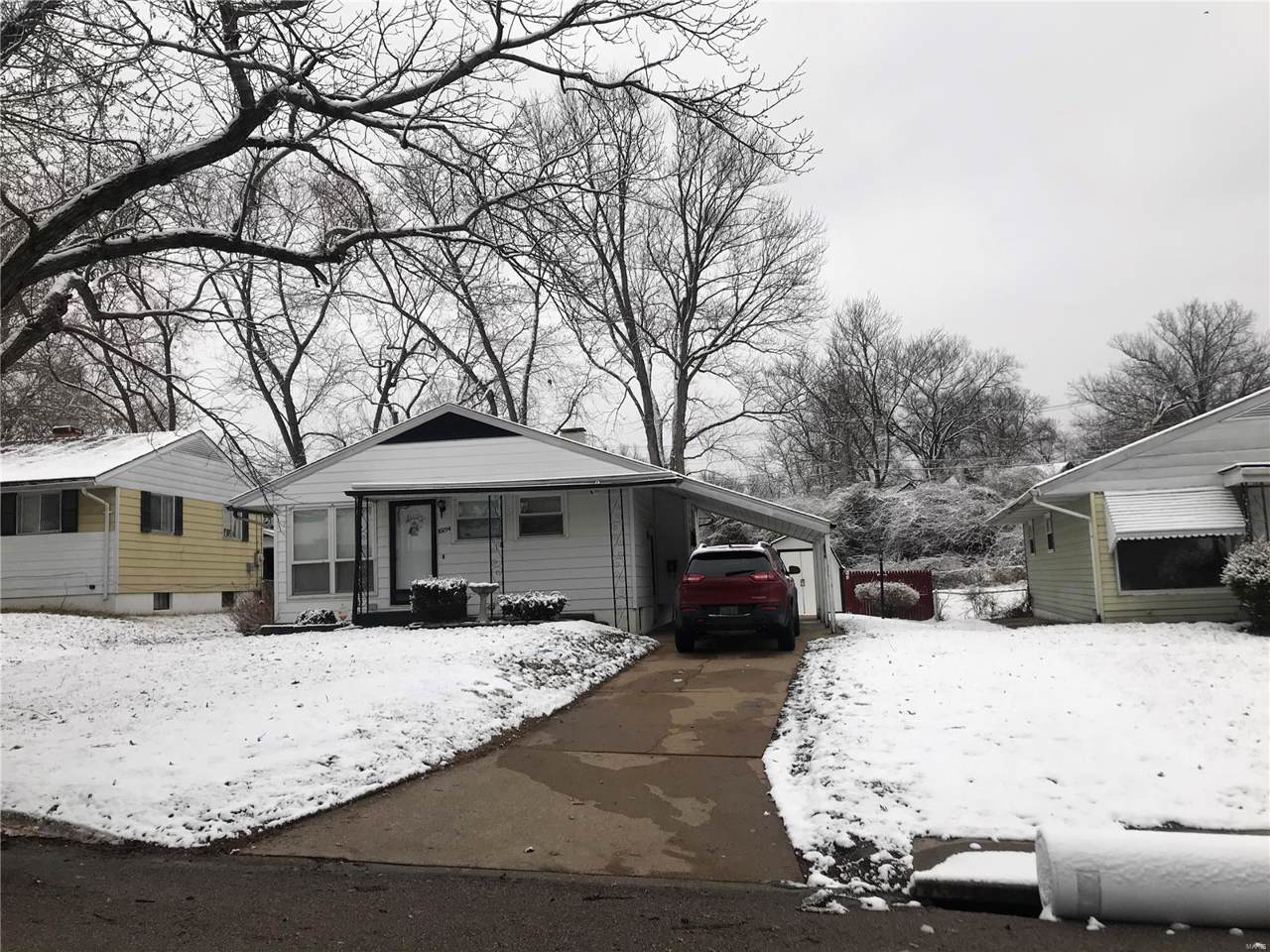 10214 Valley Drive - Photo 1