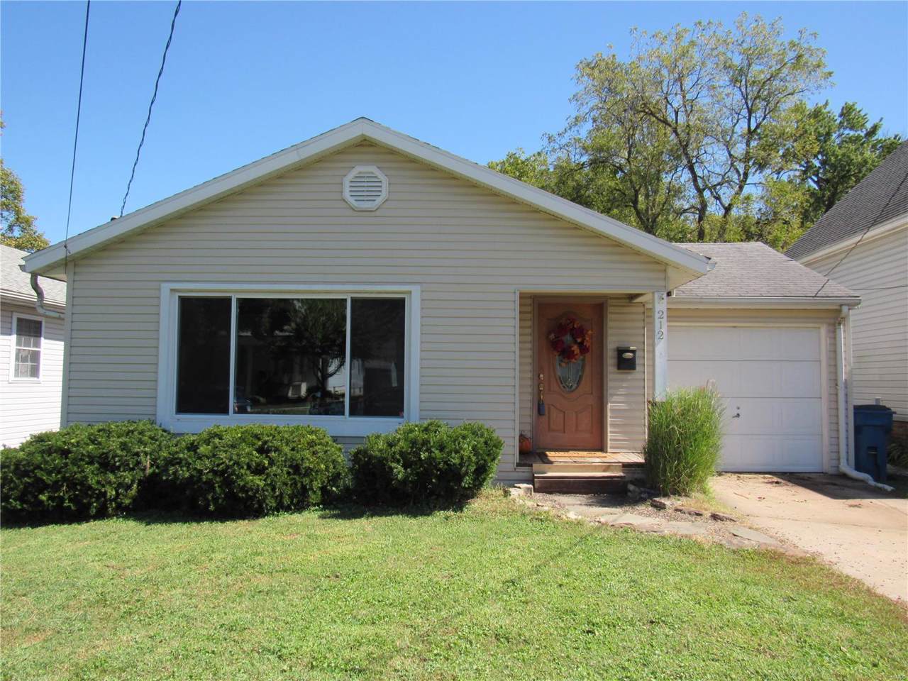 212 Fairview Avenue - Photo 1