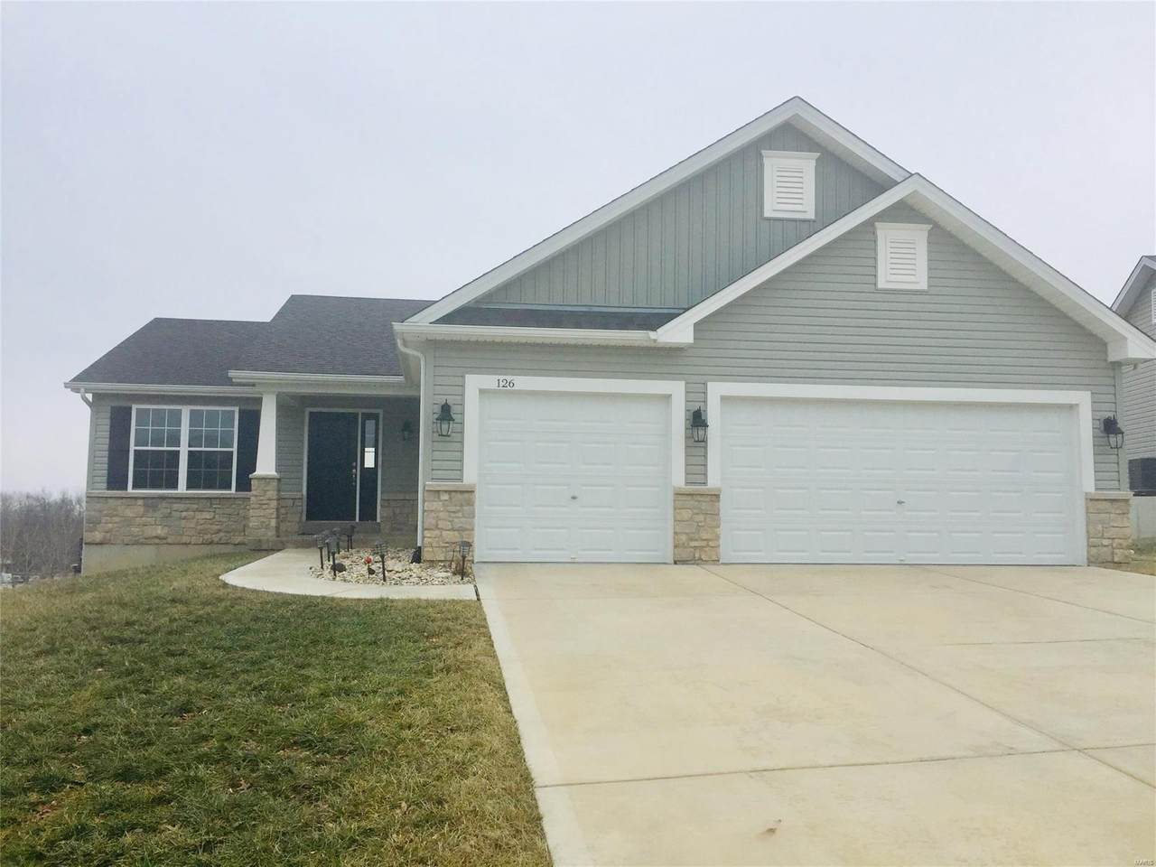 126 Riverdale Woods Circle - Photo 1