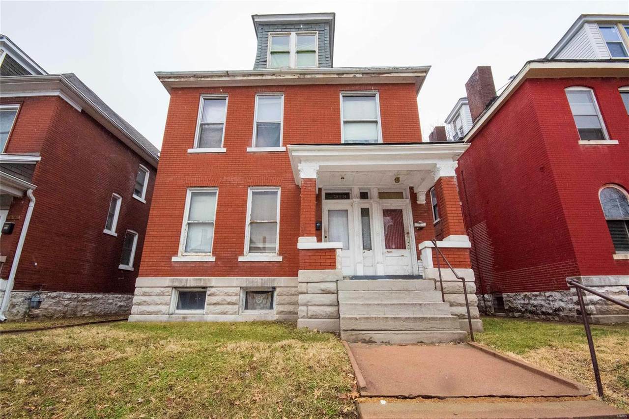 2918 Dodier - Photo 1