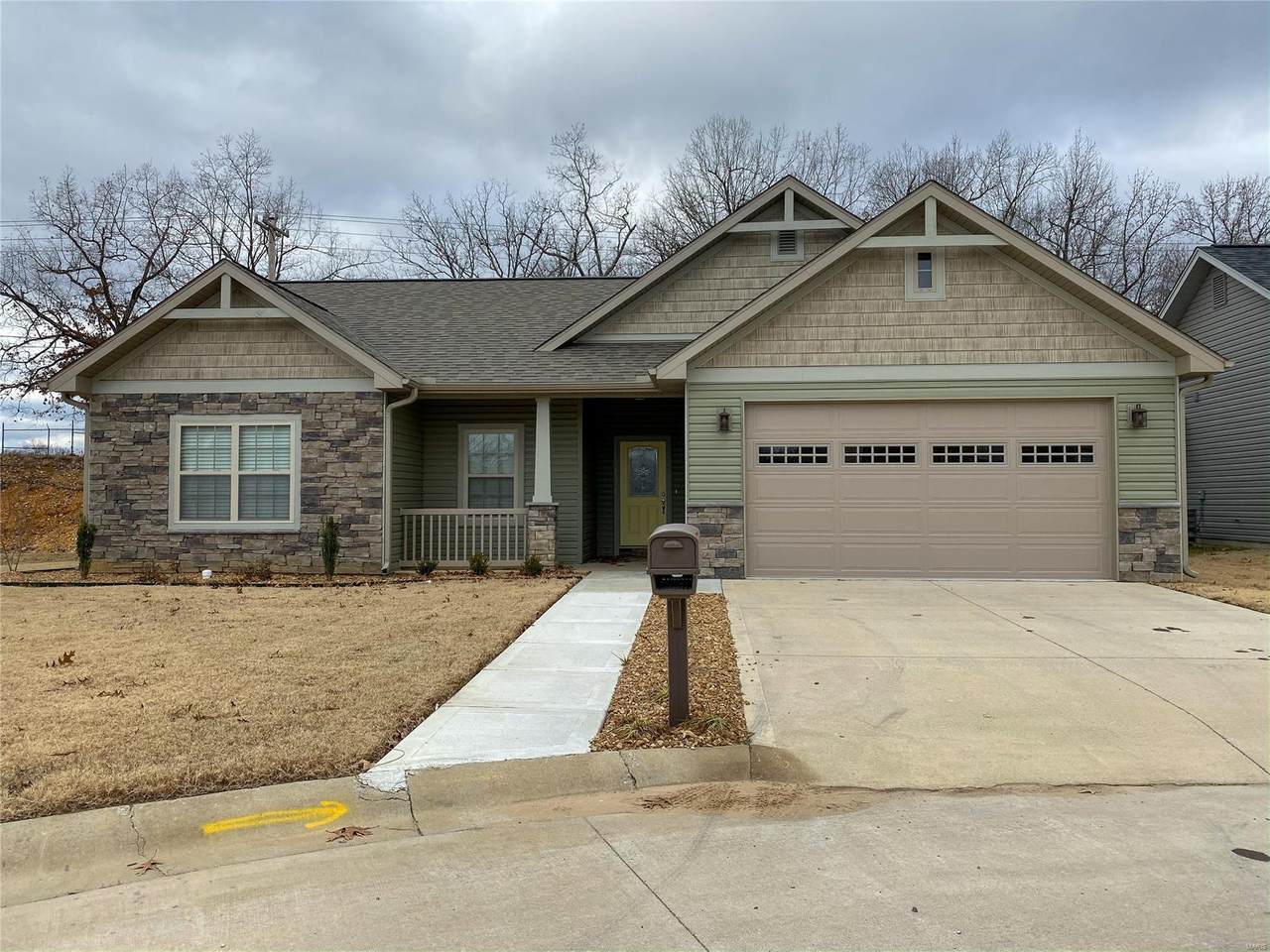 138 Deerfield Drive - Photo 1