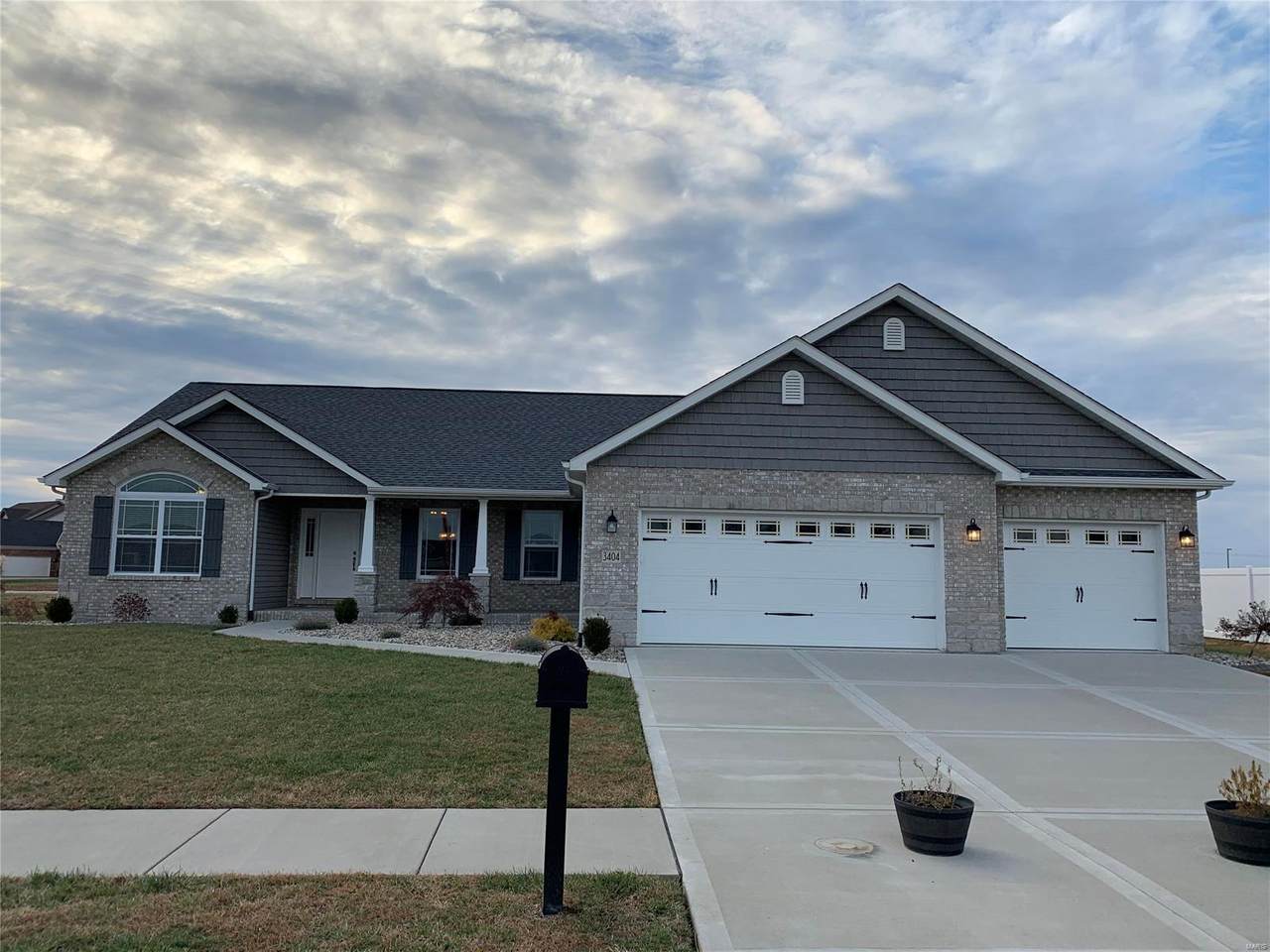 3404 Navajo Trail - Photo 1
