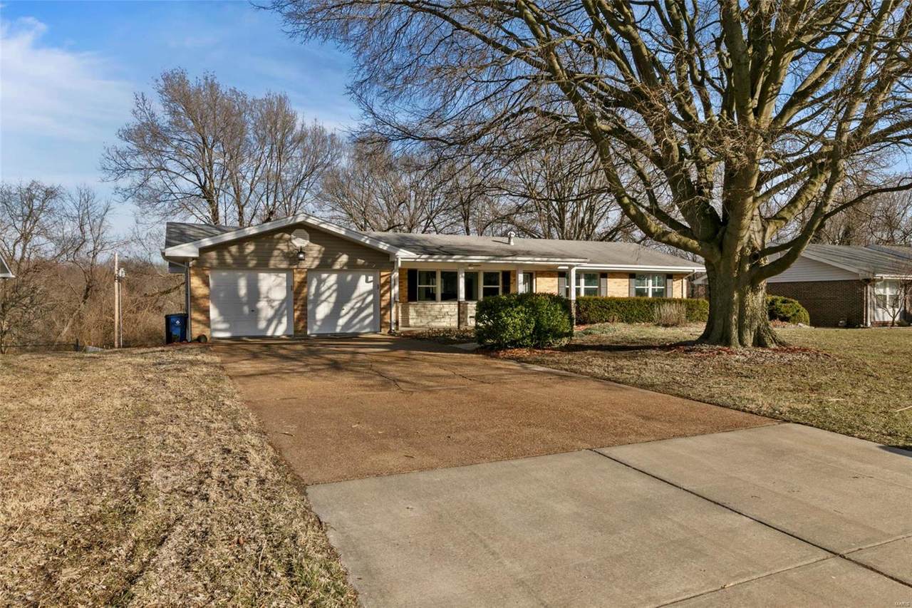10 Singing Pines Drive - Photo 1