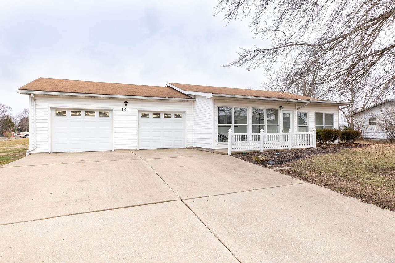 601 Brown - Photo 1