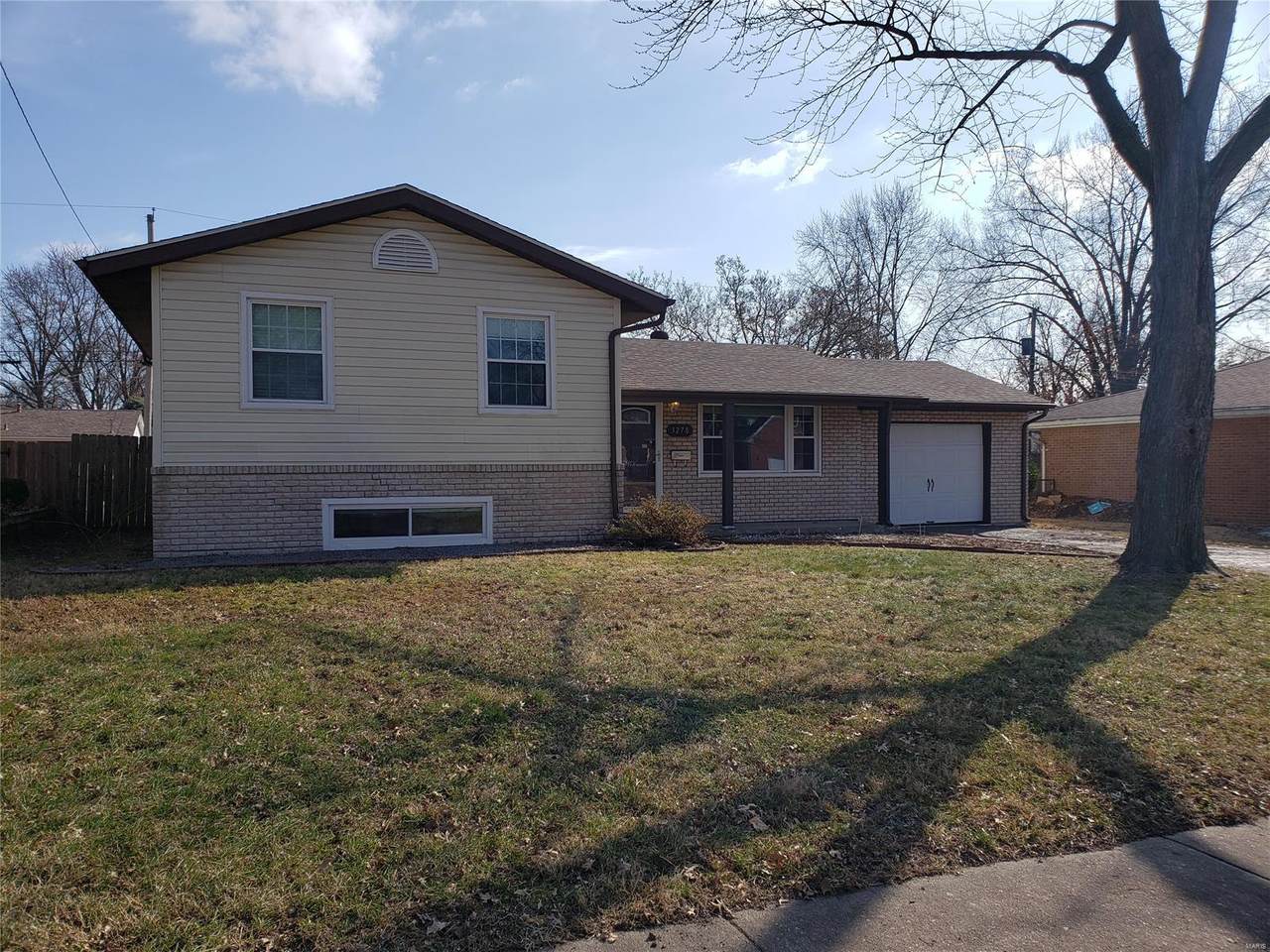 3270 Franklin Avenue - Photo 1