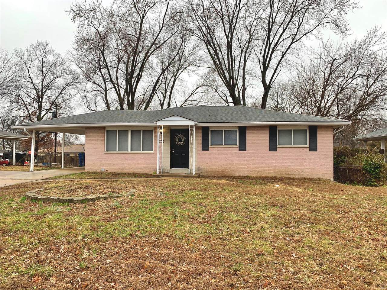 2727 Lakeport Drive - Photo 1