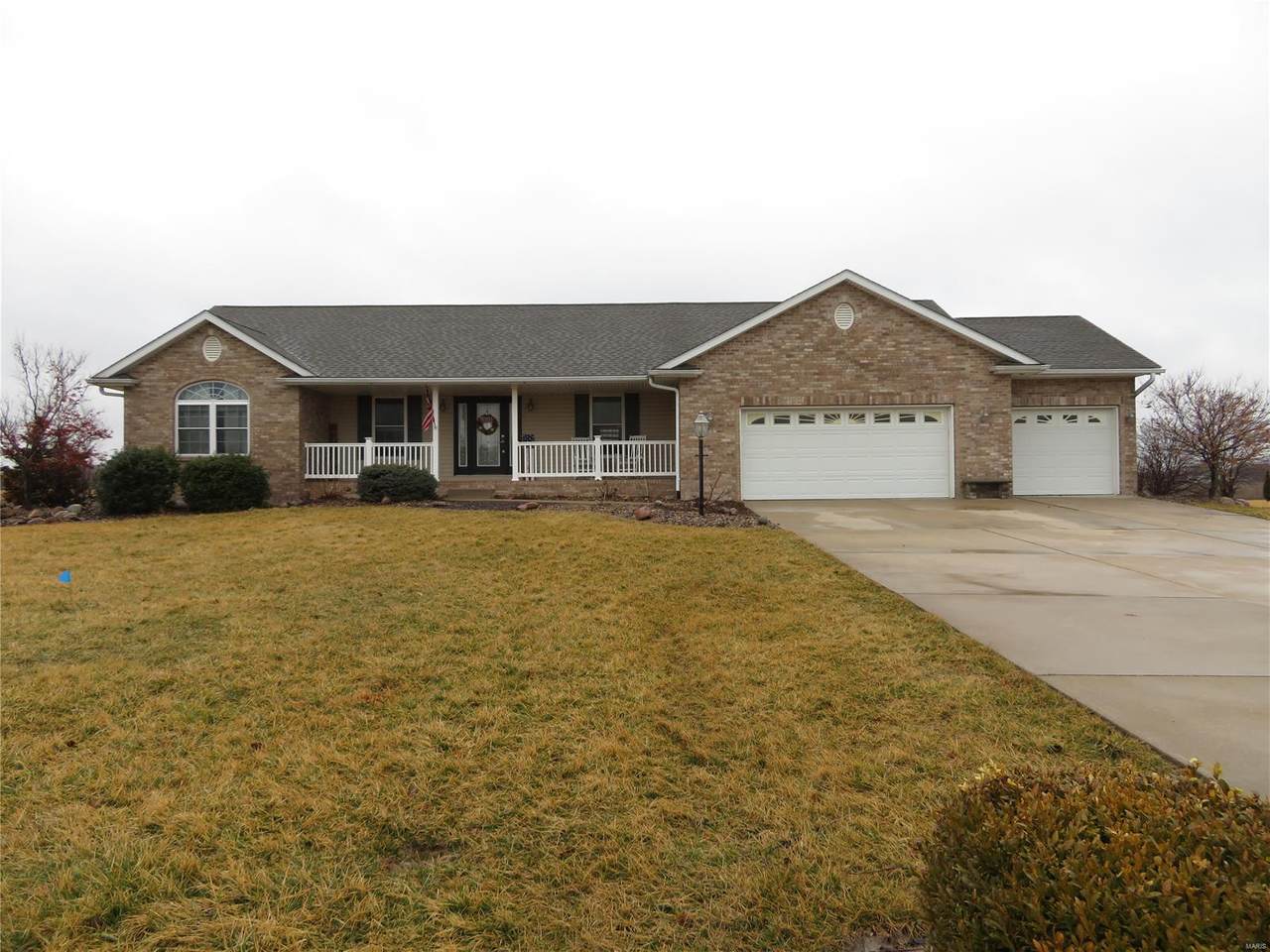121 Dylan Court - Photo 1