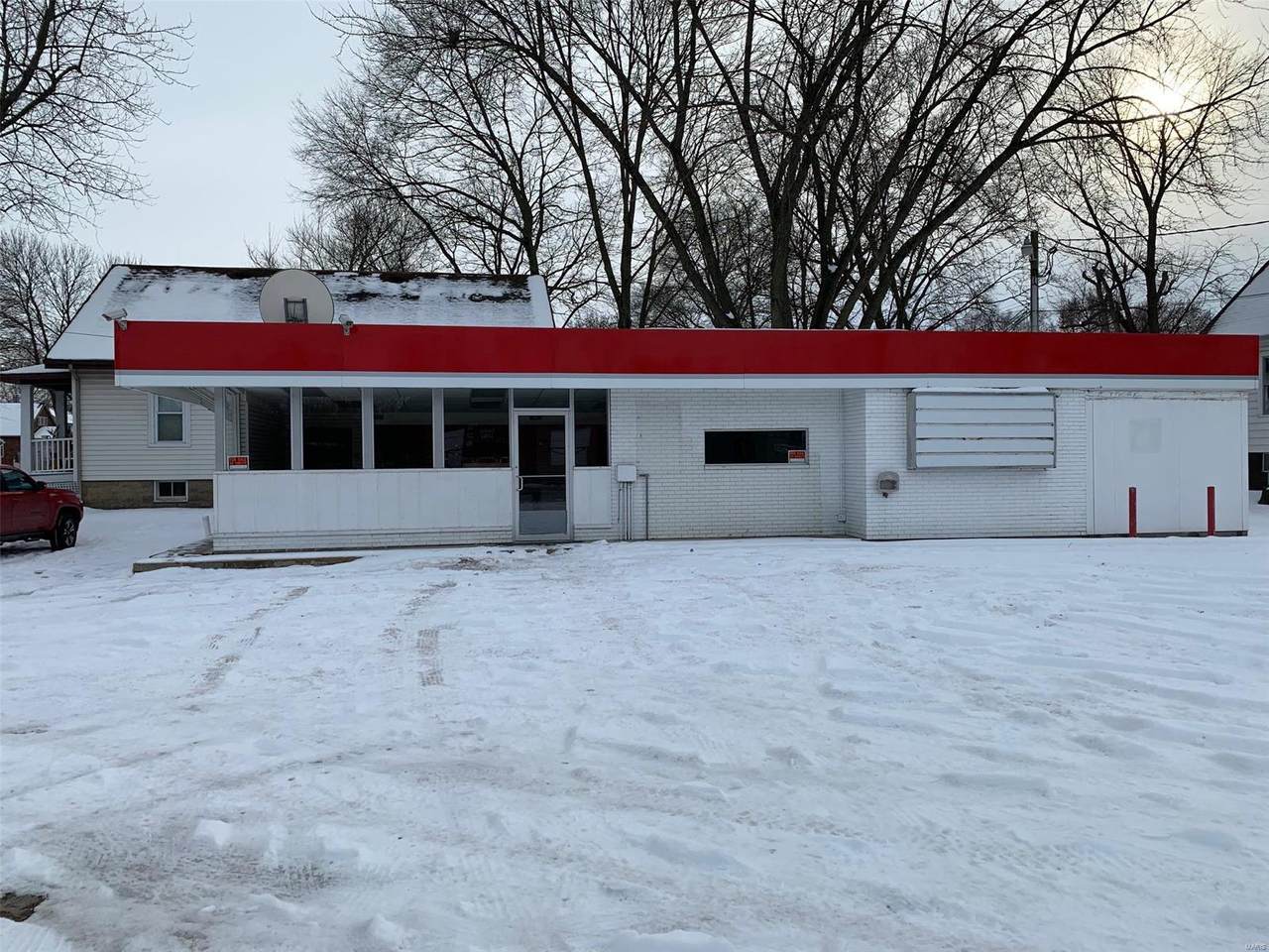 916 6th Street - Photo 1