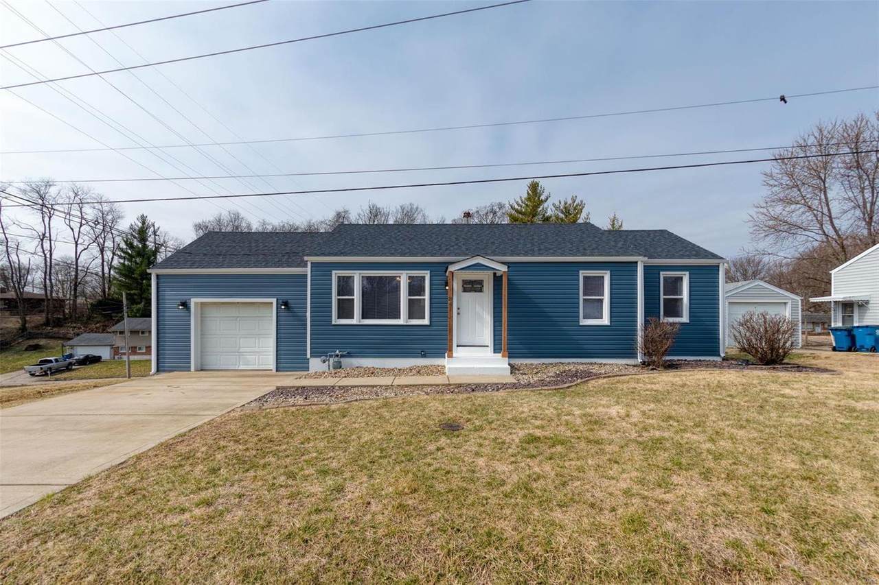 841 Victory Drive - Photo 1