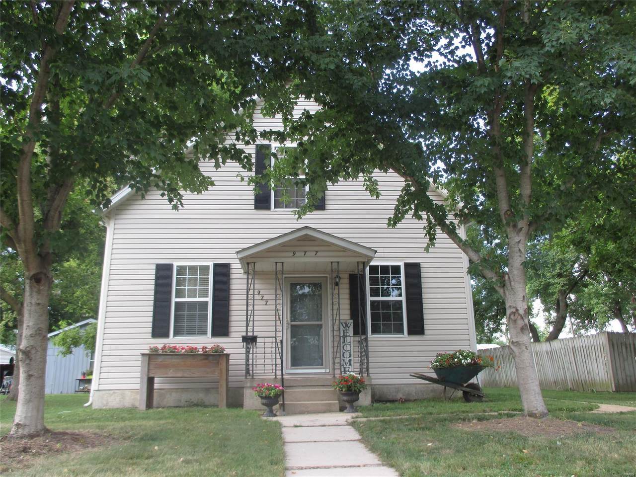 977 5th Street - Photo 1