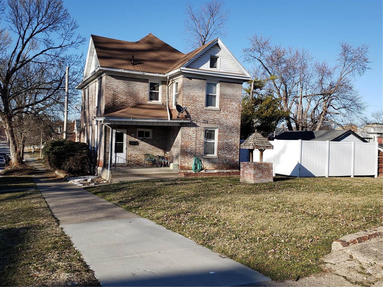321 11 Street - Photo 1 321 11 Street - Photo 1