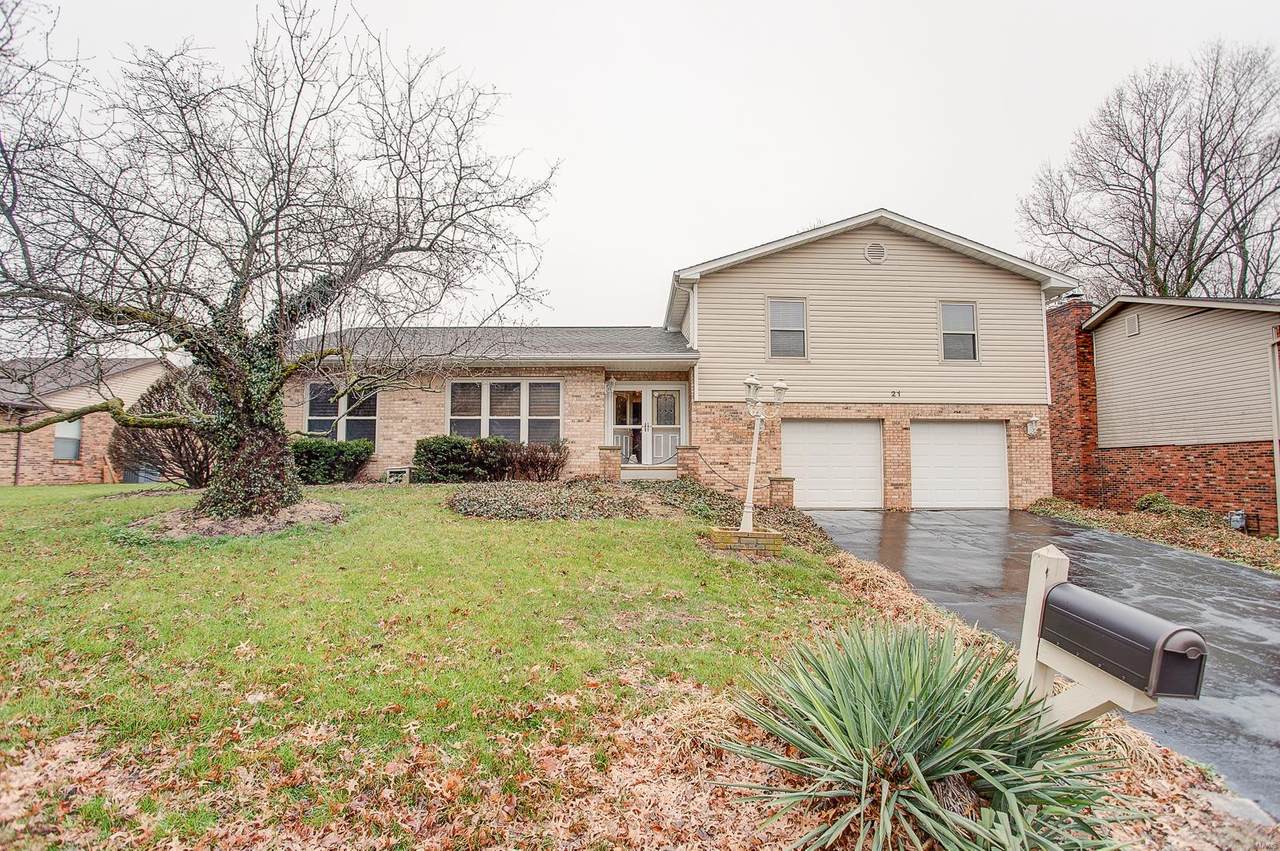21 Sir Lawrence Drive - Photo 1