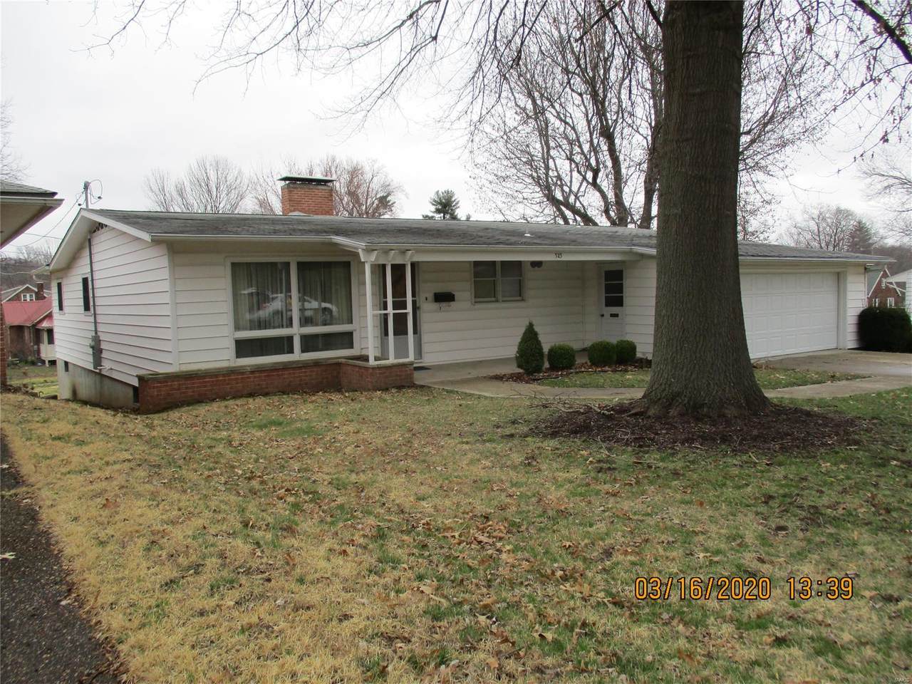 323 12th - Photo 1
