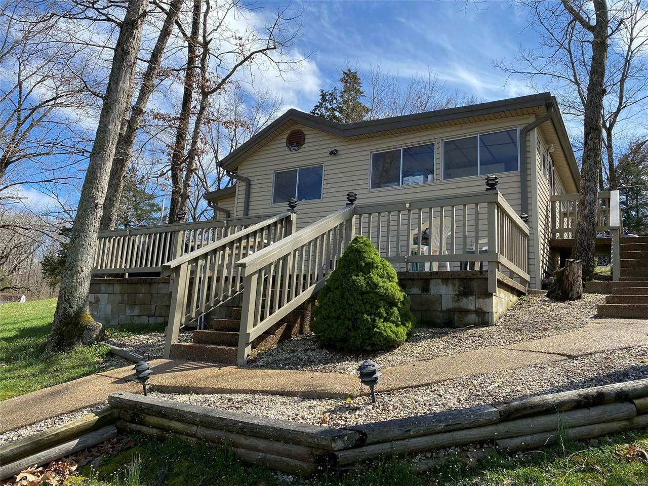 1393 Hartshorn - Photo 1