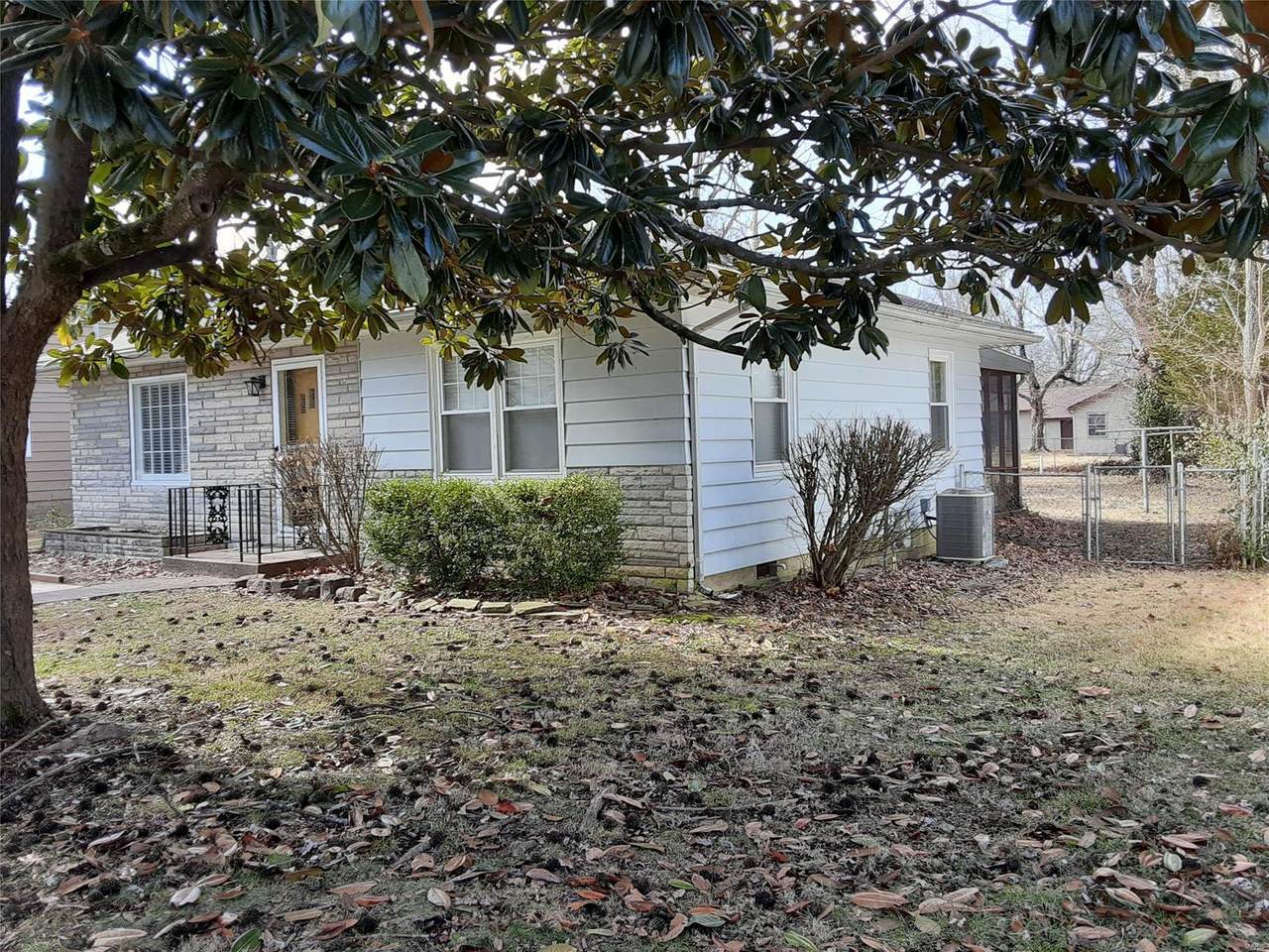 210 Dixon Street - Photo 1